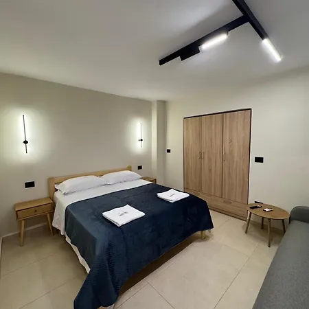 Cozy Double In Center Szkodra