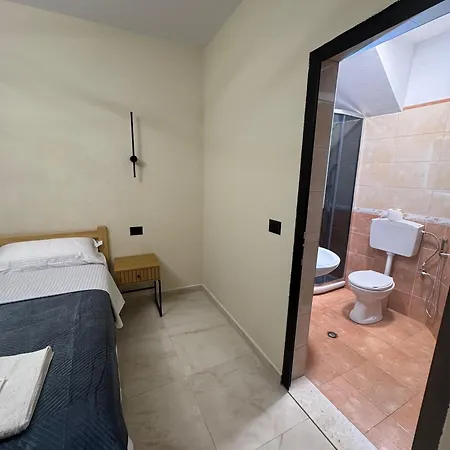 בית הארחה Cozy Double In Center שקודר