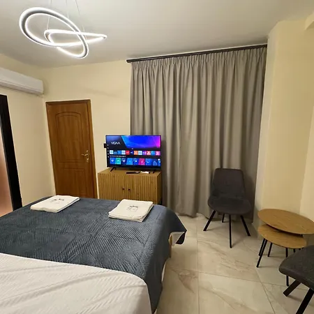 Cozy Double In Center