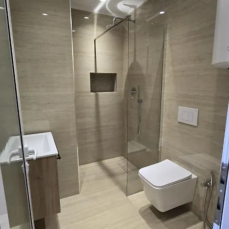 Cozy Double In Center Affittacamere Shkodër
